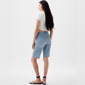 9” High rise light wash denim beach vacation shorts Gap NWT